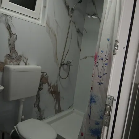 Garden Rm Chalet Petrovaradin